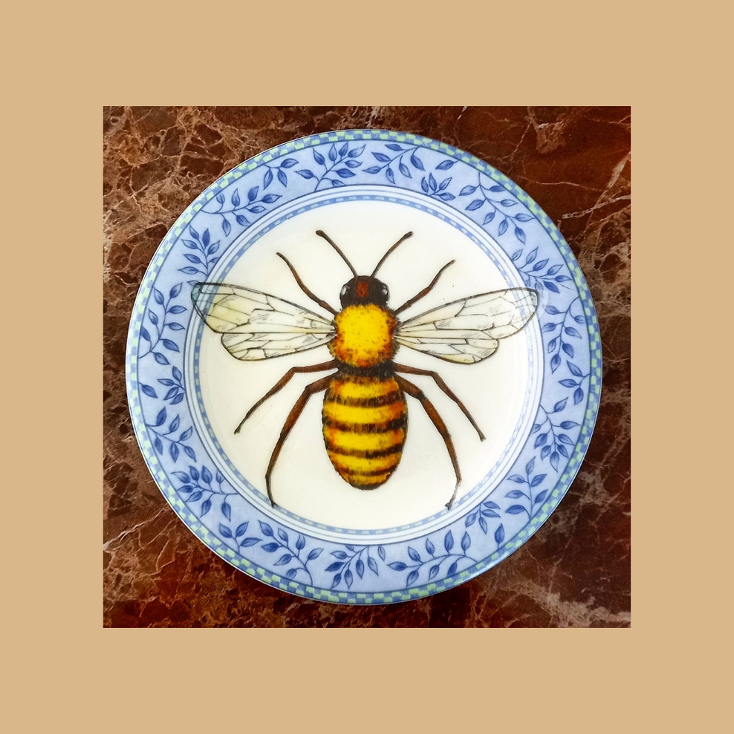 ‘Bee:1’ | Vintage Plate Wall Art | Bijoux Beach